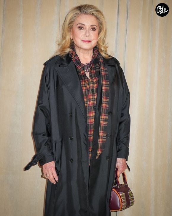 Une propriété du 18ème siècle que la comédienne a acheté en l'état et entièrement rénovée. Un lieu lui permettant de s'adonner à sa passion...

Catherine Deneuve au photocall de la soirée d'inauguration de la nouvelle résidence de la maison Roger Vivier au cœur de Saint-Germain-des-Prés à Paris lors de la fashion week le 2 octobre 2025. Crédit Lucia Sabatelli / Bestimage
