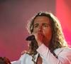 "Quand j'ai su que j'allais être papa, j'ai pensé que vivre ici serait moins effrayant" a-t-il confié aux journalistes de "Gala".

Julien Doré en concert au festival du Printemps de Pérouges au Château de Saint-Maurice-de-Rémens, le 25 juin 2025. 

Photo : Sandrine Thesillat / PsNewZ / Bestimage