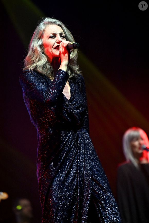 Lio - Christian Estrosi, le maire de Nice, a présenté ses vœux aux 4 000 seniors au Palais Nikaïa à Nice, le 30 janvier 2024, et leur a offert le spectacle musical Totalement 80. Un spectacle présenté par Jérôme Anthony pour revivre une décennie marquante de l'histoire de la musique avec les plus célèbres tubes de ces années-là avec Lio, Julie Piétri, Jean Schultheis, David et Jonathan, Partenaire Particulier, Gold et bien d'autres... Bruno Bebert / Bestimage
