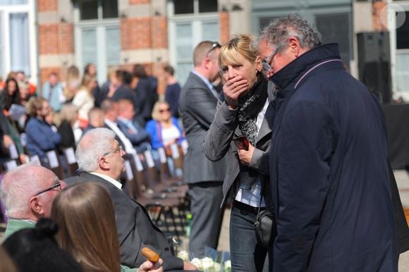300 personnes réunies pour rendre hommage à Emilie Dequenne dans sa ville de Chièvres (Belgique), le 9 avril 2025, quelques semaines après son décès prématuré, survenu le 16 mars 2025. © Photonews / Bestimage