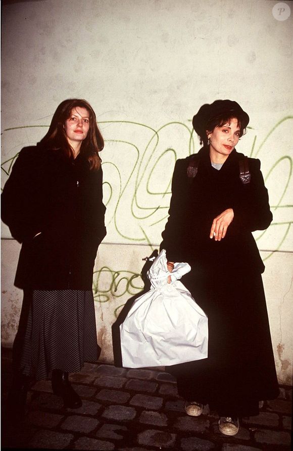 Archives - Chiara Mastroianni et Marie Trintignant. AGENCE / BESTIMAGE
