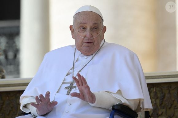 De la part du pape François en personne
Jorge Mario Bergoglio, plus connu sous son nom de règne, François, est mort ce lundi 21 avril à 88 ans. Né en 1936 à Buenos Aires en Argentine, Jorge Mario Bergoglio était le premier pape non-européen depuis le VIIIe siècle. Zuma Press/Bestimage
