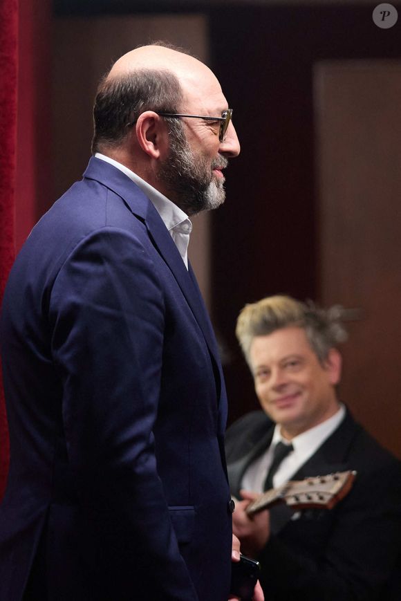 Exclusif - Benjamin Biolay et Kad Merad lors de l'enregistrement d'un Grand show de Noël "Christmas Show" imaginé par B.Biolay avec une pléiade d’artistes prestigieux au Casino de Paris, France, le 28 septembre 2022, diffusé sur Canal+, le 21 décembre 2022. © Cyril Moreau/Bestimage