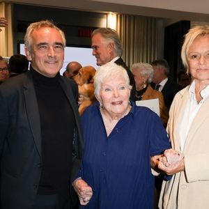 Bruno Jeudy, Line Renaud, Muriel Robin et sa femme Anne Le Nen - 7ème remise du prix "Fonds de dotation Line Renaud-Loulou Gasté" pour la recherche médicale à la Maison de la Recherche à Paris le 17 novembre 2025. © Coadic Guirec/Bestimage