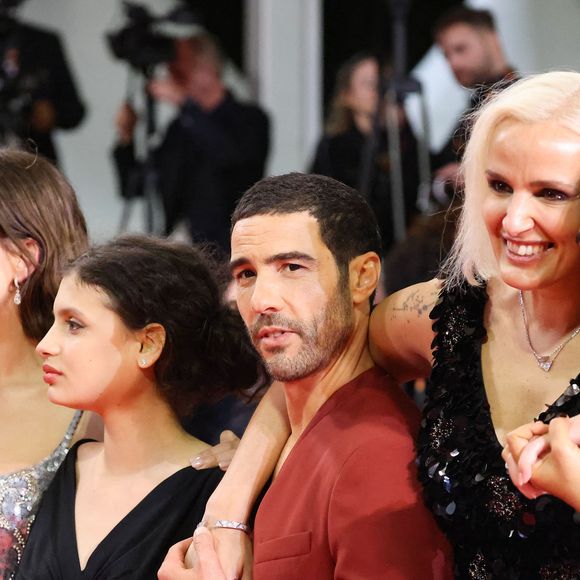 Louai El Amrousy, Emma Mackey, Mélissa Boros, Julia Ducournau, Tahar Rahim, Golshifteh Farahani - Montée des marches du film « Alpha » lors du 78ème Festival International du Film de Cannes, au Palais des Festivals à Cannes. Le 19 mai 2025
© Jacovides-Moreau / Bestimage