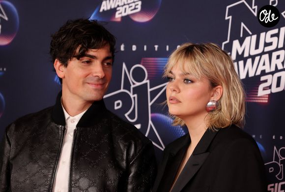 La chanteuse de 29 ans vient tout juste de dire oui à Florian Rossi, son compagnon depuis huit ans, lors d'une cérémonie intimiste à Pertuis, en Vaucluse, le 16 mai

Florian Rossi et Louane Emera lors de la 25ème cérémonie des "NRJ Music Awards" au palais des Festivals et des Congrès de Cannes © Dominique Jacovides/Bestimage.