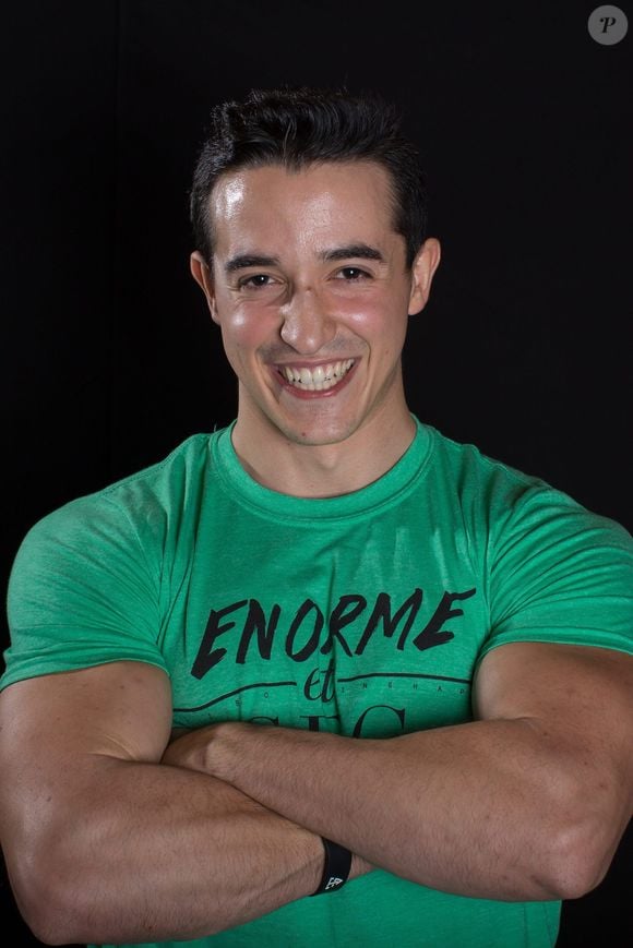 Le public découvrira sa stratégie pour tromper les enquêteurs au fil des primes.

Exclusif - Tibo InShape - Studio - Salon Video City, le 1er événement dédié aux créateurs vidéo du web à la porte de Versailles à Paris, le 7 novembre 2015. © Dominique Jacovides/Romuald Meigneux/Bestimage