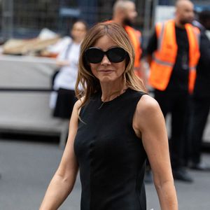 Clotilde Courau - Les célébrités au défilé AMI "Collection Homme Prêt-à-Porter Printemps/Eté 2026" lors de la Fashion Week de Paris, le 25 juin 2025

© Thibault Duboucher / Bestimage