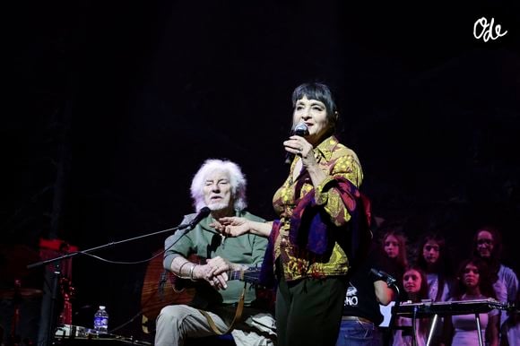Concert de Hugues Aufray, avec Catherine Ringer,  au Le Dôme de Paris - Palais des Sports  le 9 novembre 2025.

© Jack Tribeca / Bestimage