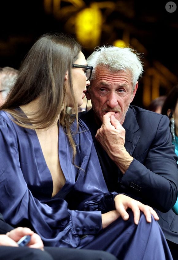 Valeria Nicov et Sean Penn - Cérémonie d'ouverture du 17ème Festival Lumière à la Halle Tony Garnier à Lyon, le 11 octobre 2025. © Dominique Jacovides / Bestimage
