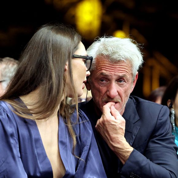 Valeria Nicov et Sean Penn - Cérémonie d'ouverture du 17ème Festival Lumière à la Halle Tony Garnier à Lyon, le 11 octobre 2025. © Dominique Jacovides / Bestimage