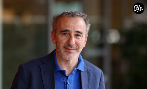 Elie Semoun - Les célébrités au village lors des Internationaux de France de Tennis de Roland Garros le 1er juin 2025.

© Dominique Jacovides / Bestimage
