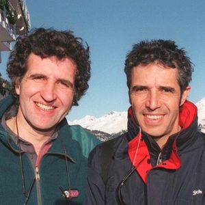 L'avion de tourisme que Gérard Leclerc pilotait s'est écrasé

Gérard Leclerc et son frère Julien Clerc lors du Trophée Whirlpool en janvier 1998.© MAX COLIN / BESTIMAGE