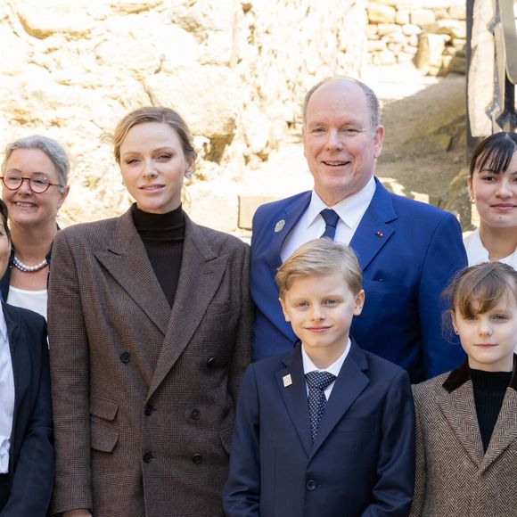 Le prince Albert II de Monaco, La princesse Charlène de Monaco, La princesse Gabriella de Monaco, comtesse de Carladès, Le prince Jacques de Monaco, marquis des Baux lors d'une visite au Fort la Latte, Château de La Roche Goyon à Plévenon le 9 avril 2025. Le donjon fut érigé vers 1350 par Etienne III de Goyon, seigneur de Matignon

© Olivier Huitel / Pool / Bestimage