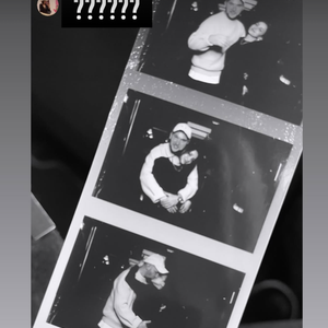 La seconde publication est le résultat d'un passage dans un photomaton. Entre câlins et gros baisers, Kevin et Sarah sont inséparables. 

Kevin Debonne s'affiche avec sa nouvelle compagne.