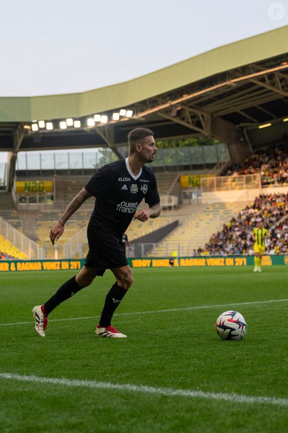 Matt Pokora (M. Pokora) - Match des Légendes du Variétés Club de France contre le FC Nantes au profit du Secours Populaire au stade de la Beaujoire à Nantes le 3 juin 2025.  © Martin Bousseau/Bestimage