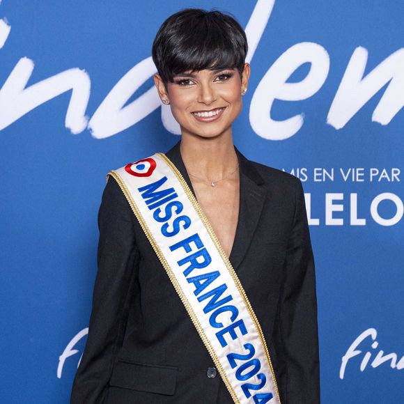 En cas de confirmation pour Miss Univers, Eve Gilles pourrait offrir une nouvelle visibilité à la France sur la scène mondiale.

Eve Gilles (Miss France 2024) - Avant-première du film "Finalement" de C. Lelouch qui fête son 87ème anniversaire au Grand Rex à Paris le 30 octobre 2024. © Pierre Perusseau/Bestimage