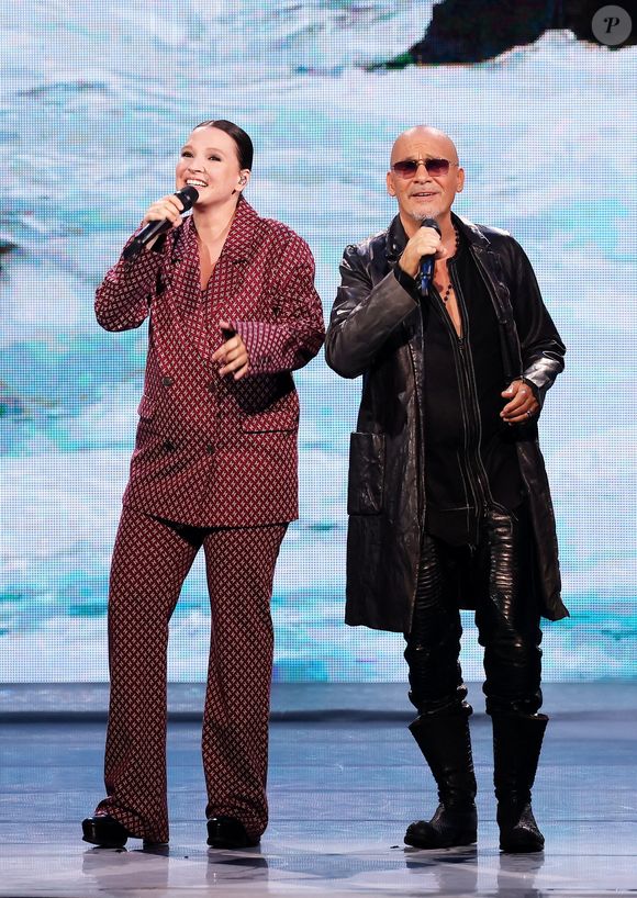 Anne Sila, Florent Pagny lors de l'enregistrement de l'émission "Avec Florent, tout le monde ELA" à La Seine Musicale à Paris, diffusée le 1er septembre à 21h10 sur TF
© Cyril Moreau-Dominique Jacovides / Bestimage