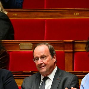 François Hollande lors de la séance de questions au gouvernement à l'Assemblée nationale à Paris, France, le 28 octobre 2025. © Christian Liewig/Bestimage