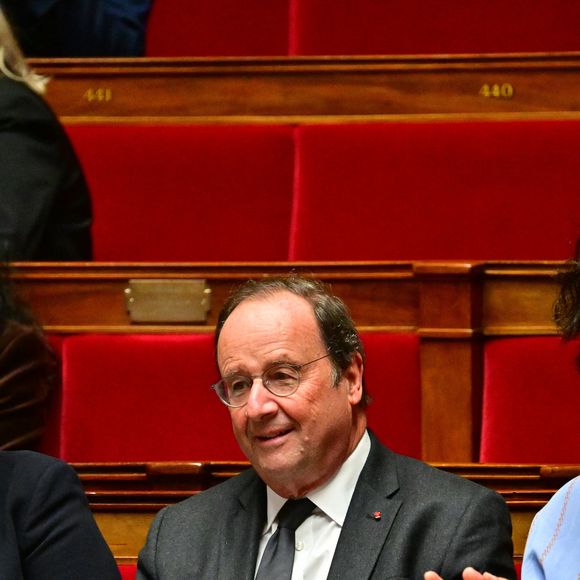 François Hollande lors de la séance de questions au gouvernement à l'Assemblée nationale à Paris, France, le 28 octobre 2025. © Christian Liewig/Bestimage
