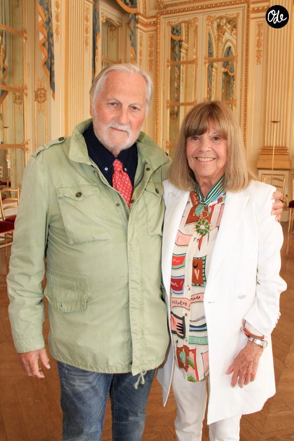 Exclusif - Jean-Jacques Debout et Chantal Goya - Rachida Dati, ministre de la Culture, remet les insignes de Commandeur des Arts et Lettres à Chantal Goya au ministère de la Culture à Paris le 2 juillet 2024. © Philippe Baldini / Bestimage