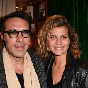 Alors qu'elle fait partie de son récit, il a tenu à lui envoyer des questions pour savoir la façon dont elle a vécu cette histoire.  

Nicolas Bedos et sa compagne Pauline Desmonts - Cocktail pour la sortie du livre de Michel Denisot " On peut rire de tout, sauf en mangeant de la semoule" aux Deux Magots à Paris le 15 mars 2023. © Veeren/ Bestimage