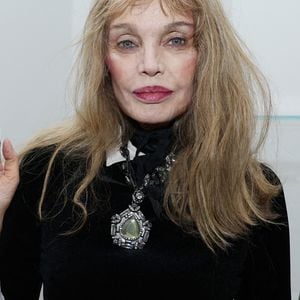 Arielle Dombasle a assisté au concert d’Aya Nakamura au Stade de France.

Arielle Dombasle - Vernissage de l'exposition "Liaisons dangereuses & Métamorphoses" du créateur Elie Top à l'occasion de ses 10 ans de création chez Christie's à Paris le 27 janvier 2025. © Denis Guignebourg/BestImage