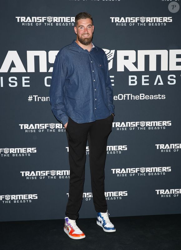 Côté costumes, l'homme à l'impressionnante carrure connaissait parfaitement ses mensurations grâce à sa maman.

Vincent Pourchot - Première du film "Transformers: Rise of the Beasts" au cinéma Le Grand Rex à Paris le 6 juin 2023. © ©oadic Guirec/Bestimage