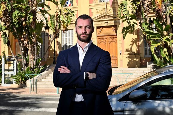 Louis Sarkozy, candidat aux élections municipales à Menton, inaugure la permanence de sa campagne, le 11 octobre 2025. Le fils de N.Sarkozy et C.Attias, Louis Sarkozy est candidat à la mairie de Menton, dans les Alpes-Maritimes. L.Sarkozy et sa compagne Natali, qui sont installés à Menton depuis un an, s'apprêtent à fonder une famille avec l'arrivée d'un garçon prévue fin octobre 2025.
© Bruno Bebert / Bestimage