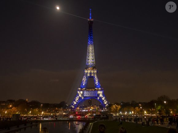 La Tour Eiffel s'est illuminée pour célébrer Céline Dion dont le retour sur scène se fera à Paris.
Le 30 mars 2026. © Théo Castillon/ Bestimage