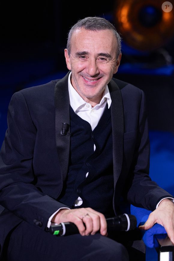 Elie Semoun lors de l'enregistrement de l'émission "La Boîte à secrets", présentée par F.Bollaert et diffusée le 23 janvier sur France 3, dans les studios du Lendit à Saint-Denis, France, le 16 décembre 2025. © Cyril Moreau/Bestimage