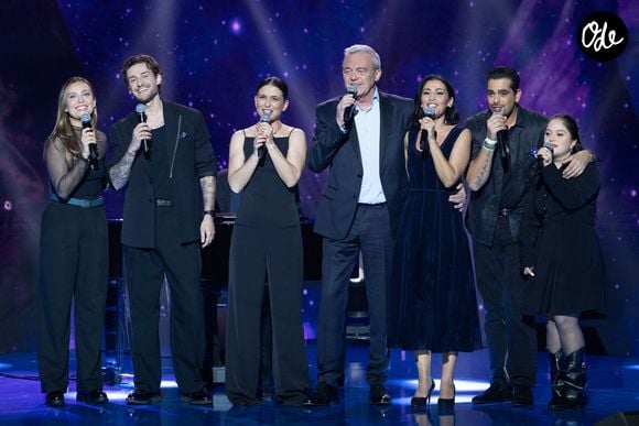 Exclusif - Inès Vandamme, Adrien Caby, Lucie Bernardoni, Pierre Lemarchal, Karima Charni, Christophe Licata, Mayane pour les surprises lors de l'enregistrement de l'émission "La Boîte à secrets", présentée par F.Bollaert et diffusée le 2 janvier 2026 sur France 3, dans les studios du Lendit à Saint-Denis, France, le 1er décembre 2025. © Cyril Moreau/Bestimage
