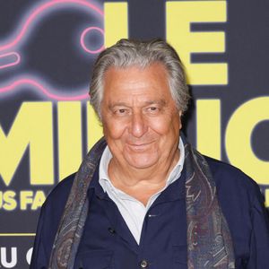 Christian Clavier, héros du film "Qu'est ce qu'on a fait au bon dieu ?", a quitté la France pour un pays voisin où il vit désormais avec son épouse.

Christian Clavier à l'avant-première du film "Le million" au cinéma UGC Ciné Cité Bercy à Paris © Coadic Guirec/Bestimage