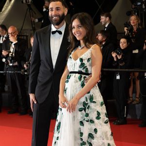 Karim Benzema et sa compagne Lyna Khoudri lors de la montée des marches du film « 13 jours 13 nuits » lors du 78ème Festival International du Film de Cannes. Le 23 mai 2025
© Jacovides-Moreau / Bestimage