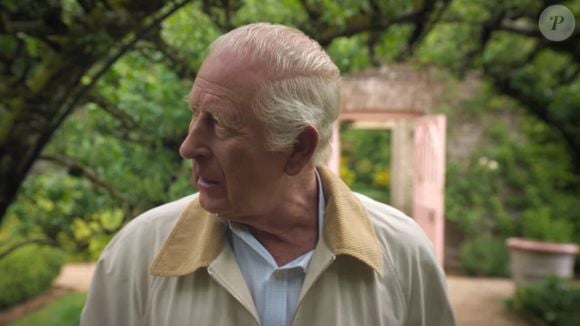 Le roi Charles au palais de Buckingham lors d'une séquence d'ouverture pour la chaîne nationale ITV. Photo par JLPPA / Bestimage