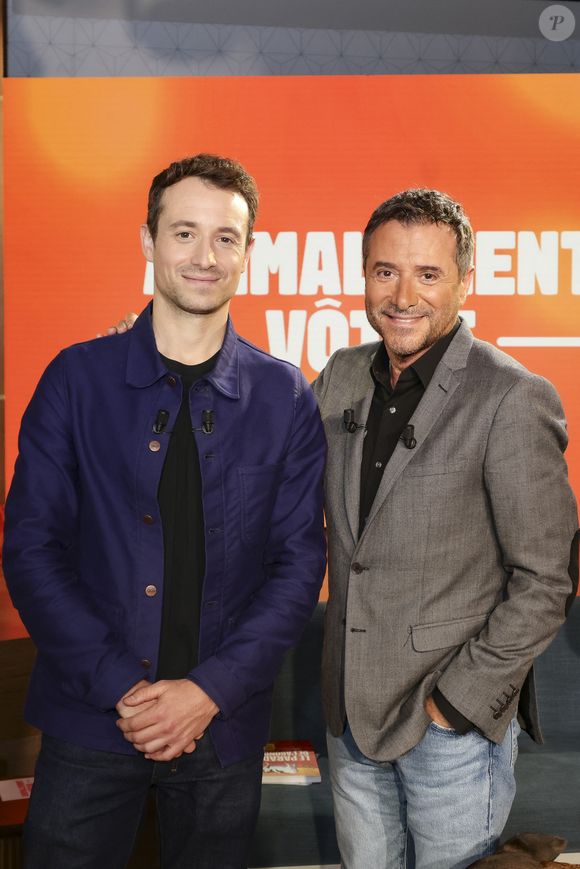 Hugo Clément est reconnu pour son militantisme et ses prises de position publiques en faveur de la cause animale.

Hugo Clément et Bernard Montiel sur plateau de l'émission "Animalement Vôtre" présentée par B.Montiel et diffusée le 1er février 2026 sur France 3, à Paris, France, le 3 décembre 2025. © Jack Tribeca/Bestimage