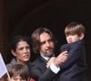 Le petit garçon s'appelle Balthazar

Raphaël Elmaleh, Charlotte Casiraghi, Dimitri Rassam et leur fils Balthazar Rassam - La famille princière au balcon du palais lors de la Fête Nationale de la principauté de Monaco le 19 novembre 2022.

© Dominique Jacovides / Bruno Bebert / Bestimage