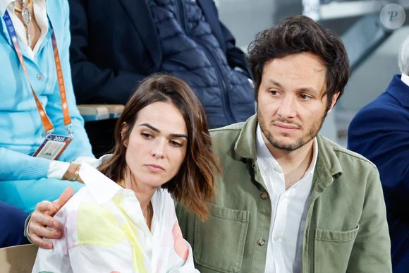 Le chanteur Vianney et sa femme Catherine Robert en tribunes lors des Internationaux de France de Tennis de Roland Garros 2025, à Paris, France, le 6 juin 2025. © Jacovides-Moreau/Bestimage