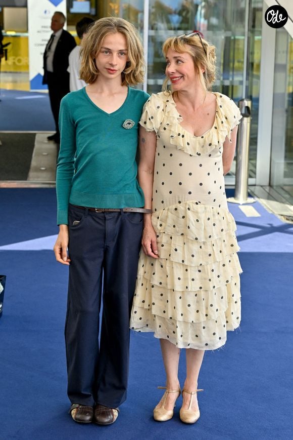 Julie Depardieu et son fils Billy lors de la séance photo du film « Les Derniers Jours de Charles Baudelaire » dans le cadre du 65e Festival de télévision de Monte-Carlo, le 14 juin 2026 à Monte-Carlo, Monaco. Photo de Julien Reynaud/APS-Medias/ABACAPRESS.COM