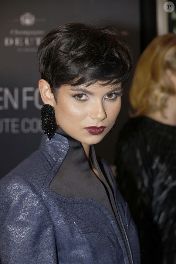 Eve Gilles au défilé Julien Fournié "Collection Haute Couture Printemps/Eté 2025" lors de la Fashion Week de Paris (PFW), le 28 janvier 2025 © Christophe Aubert via Bestimage