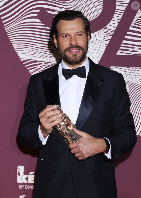 Laurent Lafitte (montre Jaeger-LeCoultre) (Meilleur acteur dans La Femme la plus riche du monde) au photocall du dîner de la 51ème cérémonie des César au Fouquet's à Paris, France, le 27 février 2026. © Denis Guignebourg/Bestimage