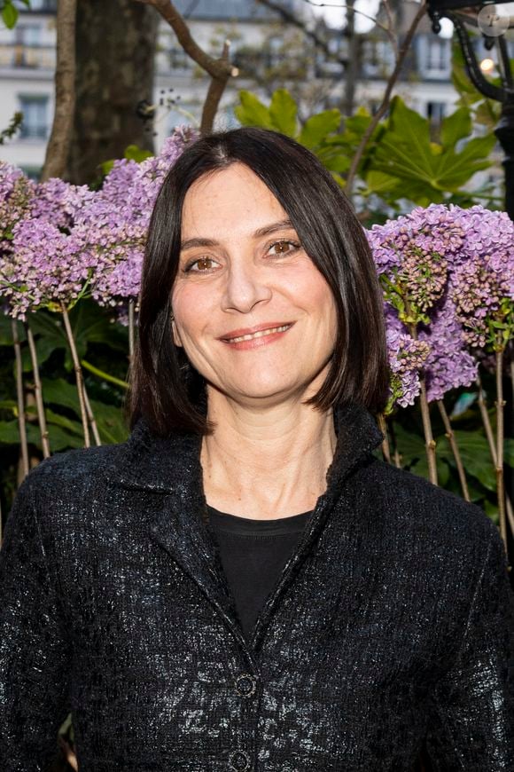 Géraldine Pailhas pose lors de la remise du prix littéraire "La Closerie des Lilas" à la Closerie des Lilas à Paris, le 18 avril 2023. Le prix littéraire de la Closerie des Lilas a été décerné à la romancière Y. Ghata pour "Le Testament du prophète". © Pierre Perusseau/Bestimage