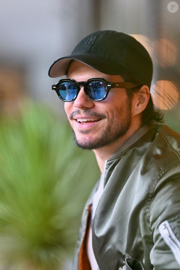François Civil enchaîne les succès et a partagé l’affiche de "L’Amour ouf" avec Adèle Exarchopoulos. 

François Civil à Roland Garros à Paris, France. Photo par Franck Castel/ABACAPRESS.COM