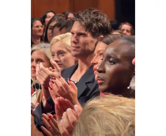 Le couple, présent en simples spectateurs, a tenu à la soutenir discrètement lors de ce moment fort.

François Civil et Adèle Exarchopoulos sont venus soutenir Géraldine Nakache au Festival de Cannes.