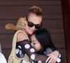 La jeune femme de 20 ans, fruit des amours de Johnny et Laeticia Hallyday, a un homme dans sa vie
Exclusif - Laeticia Hallyday accompagnée de son compagnon Frédéric Suant et de sa fille Joy sont aller accueillir Jade à l'aéroport de Saint-Barthélemy-Rémy-de-Haenen où tout le monde se retrouve pour le 50ème anniversaire de Laeticia, à Saint-Jean, Saint-Barthélémy, Antilles françaises, France, le 15 mars 2025. DOMINIQUE JACOVIDES / BESTIMAGE