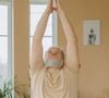 Des disciplines douces comme le Pilates s'intègrent parfaitement à ce programme pour optimiser la souplesse et l'équilibre.