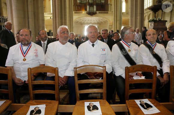 Guy Savoy, Georges Blanc - Obsèques de Joël Robuchon en la cathédrale Saint-Pierre de Poitiers le 17 août 2018.
© Patrick Bernard / Bestimage