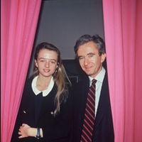 À 18 ans, Delphine Arnault a reçu son premier... : La fille du PDG de LVMH en dit plus sur l'éducation de leur clan si scruté !