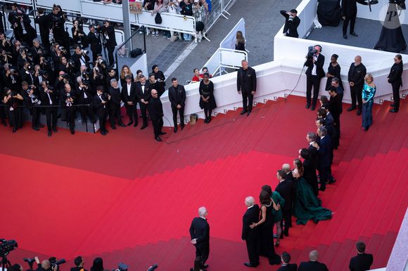 Mais elles ne sont pas les seules.

Roman Coppola, Richard Ayoade, Michael Cera, Benicio del Toro, Riz Ahmed, Rachida Dati, Alexandre Desplat, Rupert Friend, Wes Anderson, Mia Threapleton, Jeffrey Wright, Benedict Cumberbatch, Charlotte Gainsbourg, Antonia Desplat, Bill Murray - Montée des marches du film « The Phoenician Scheme » lors du 78ème Festival International du Film de Cannes, au Palais des Festivals à Cannes. Le 18 mai 2025
© Jacovides-Moreau / Bestimage