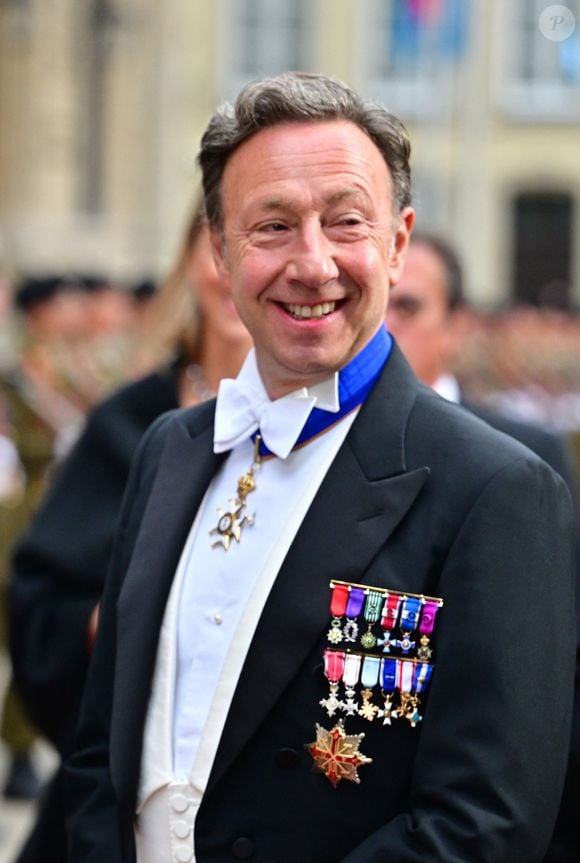 Stéphane Bern aux arrivées du dîner de gala des célébrations du changement de trône au Palais grand-ducal du Luxembourg, le 3 octobre 2025. © Christian Liewig/Bestimage